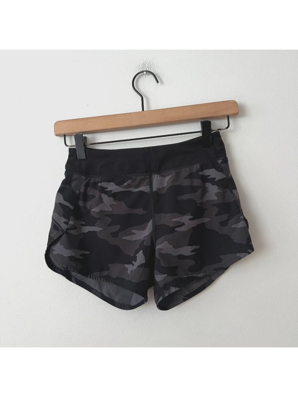 Athleta Girl Run The World 3" Shorts Black Gray Camo Girl's Size M/8-10